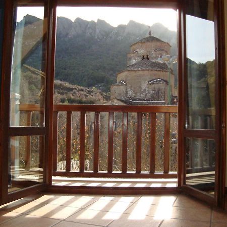 Apartamentos Turisticos San Juan De La Pena Santa Cruz de la Serós المظهر الخارجي الصورة