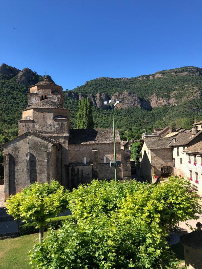 Apartamentos Turisticos San Juan De La Pena Santa Cruz de la Serós المظهر الخارجي الصورة