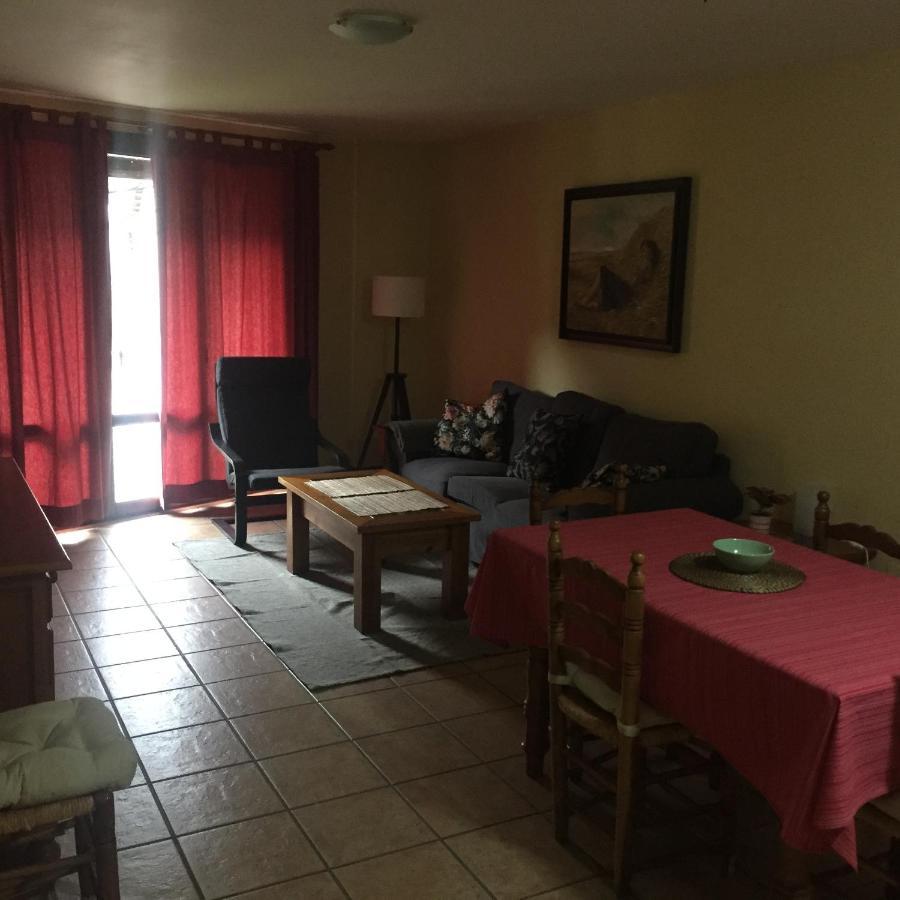 Apartamentos Turisticos San Juan De La Pena Santa Cruz de la Serós المظهر الخارجي الصورة