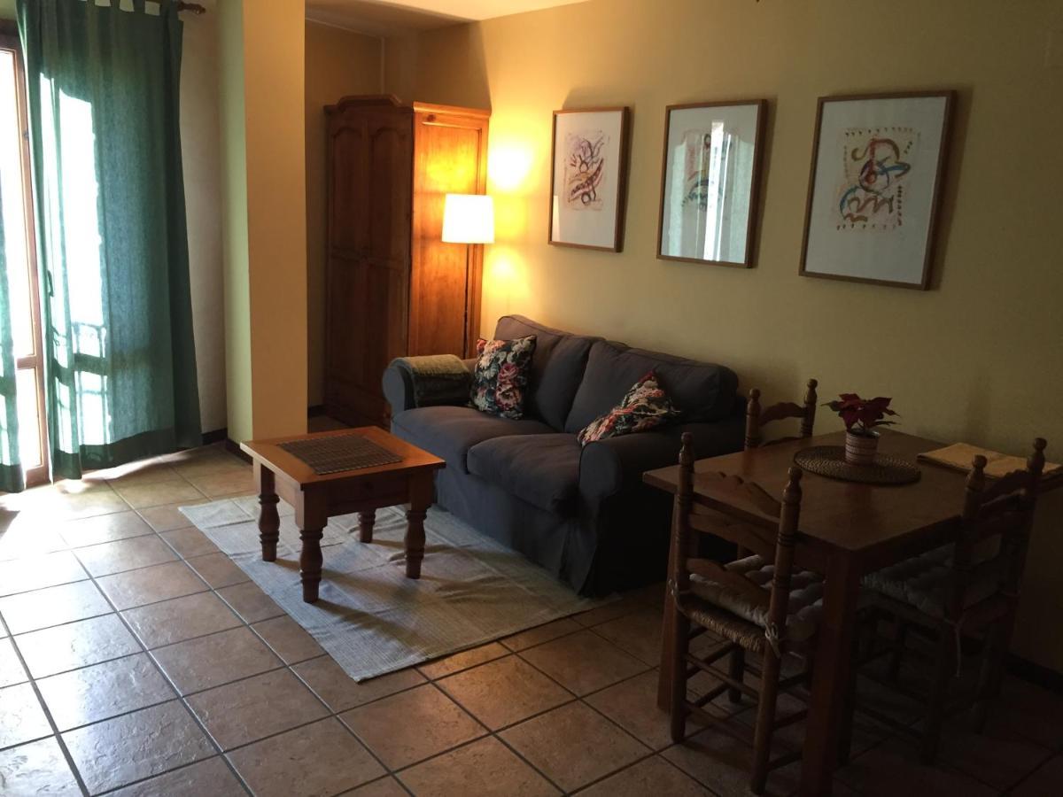 Apartamentos Turisticos San Juan De La Pena Santa Cruz de la Serós المظهر الخارجي الصورة
