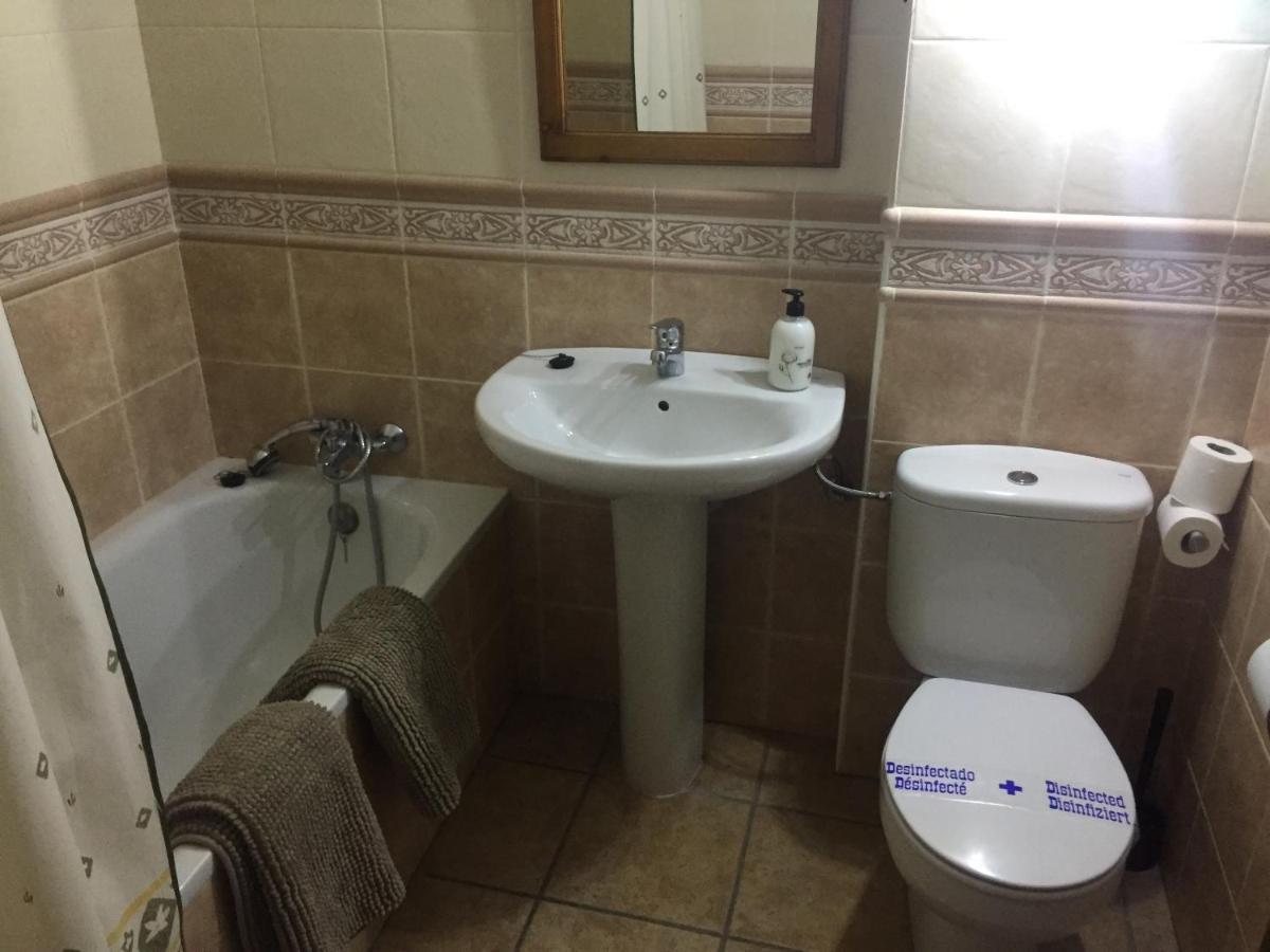 Apartamentos Turisticos San Juan De La Pena Santa Cruz de la Serós المظهر الخارجي الصورة