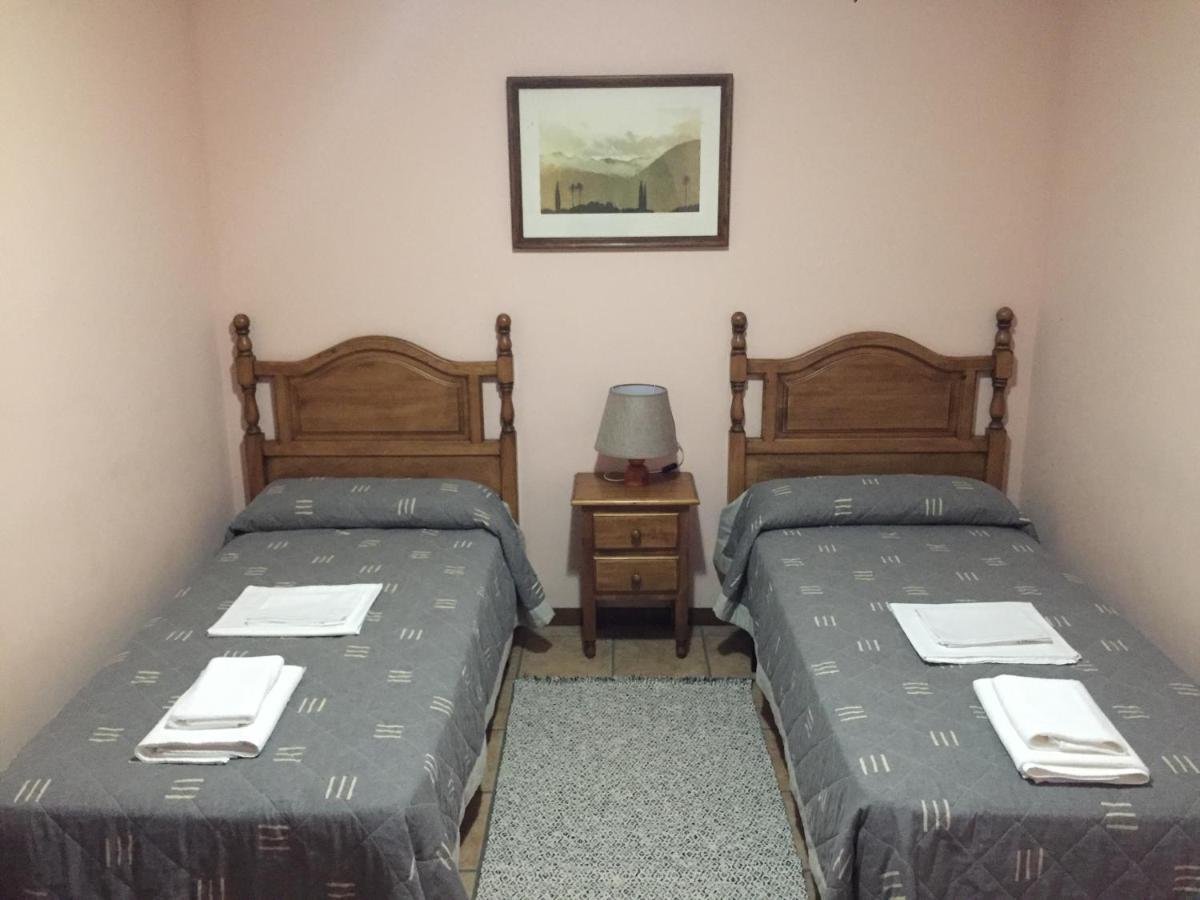 Apartamentos Turisticos San Juan De La Pena Santa Cruz de la Serós المظهر الخارجي الصورة