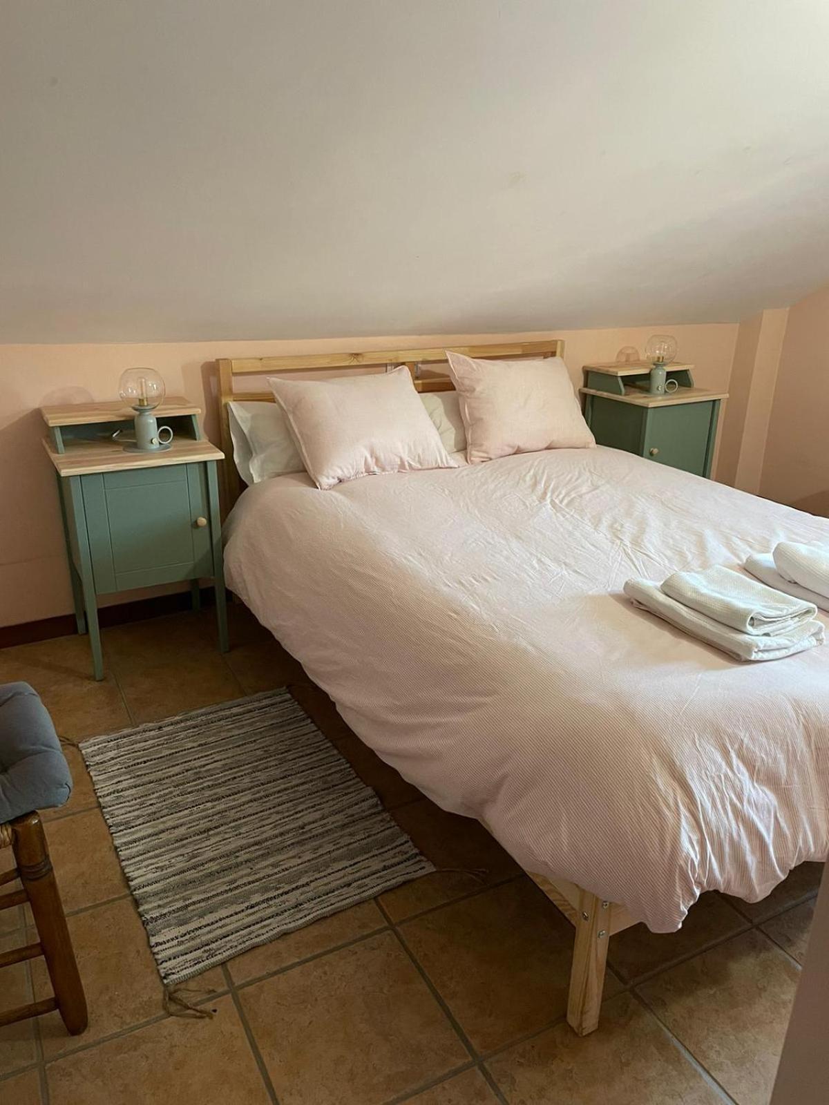 Apartamentos Turisticos San Juan De La Pena Santa Cruz de la Serós المظهر الخارجي الصورة
